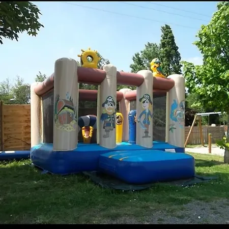 Mobil-home Le Petit Paradis Vendeen 3 Etoiles 7km Des Plages *
