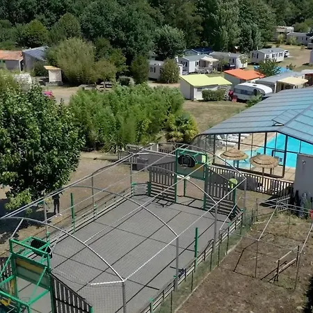 Campsite Mobil-home Le Petit Paradis Vendeen 3 Etoiles 7km Des Plages