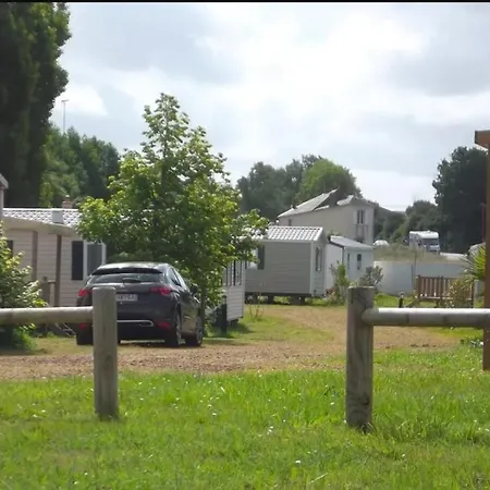 Mobil-home Le Petit Paradis Vendeen 3 Etoiles 7km Des Plages *