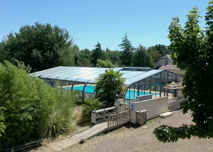 Camping Mobil-home Le Petit Paradis Vendeen 3 Etoiles 7km Des Plages